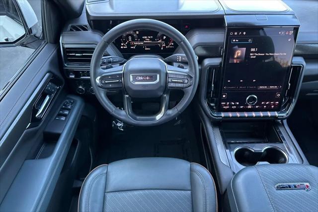 2025 GMC Yukon 4WD AT4