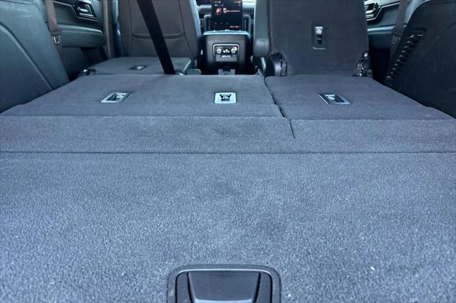 2025 GMC Yukon 4WD AT4