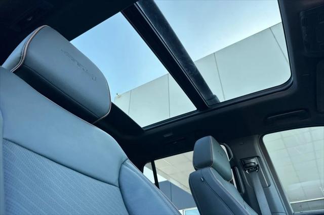 2025 GMC Yukon 4WD AT4