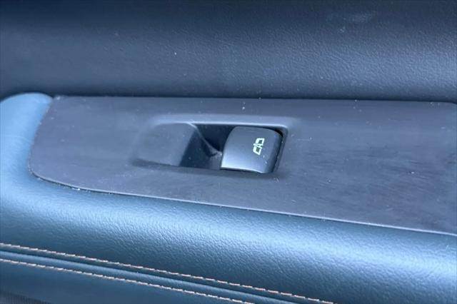 2025 GMC Yukon 4WD AT4