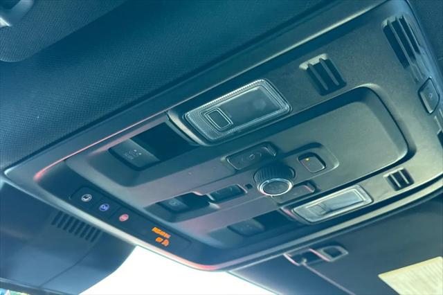 2025 GMC Yukon 4WD AT4
