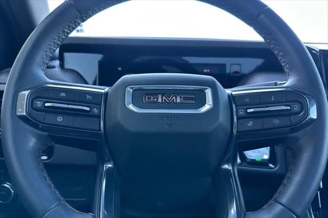 2025 GMC Yukon 4WD AT4