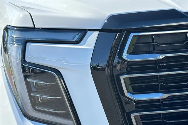 2025 GMC Yukon 4WD AT4