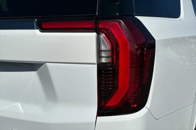2025 GMC Yukon 4WD AT4