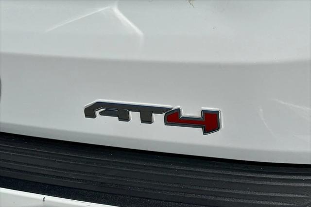 2025 GMC Yukon 4WD AT4
