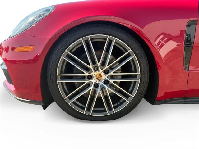 2018 Porsche Panamera 4