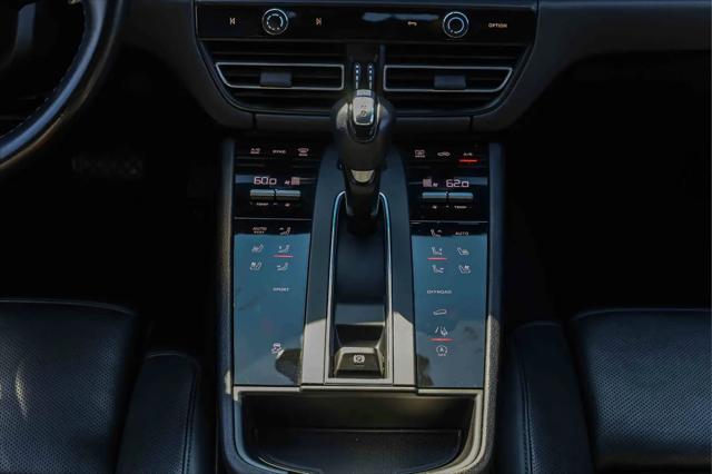 2023 Porsche Macan Macan