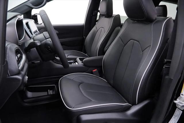 2027 Chrysler Pacifica Limited
