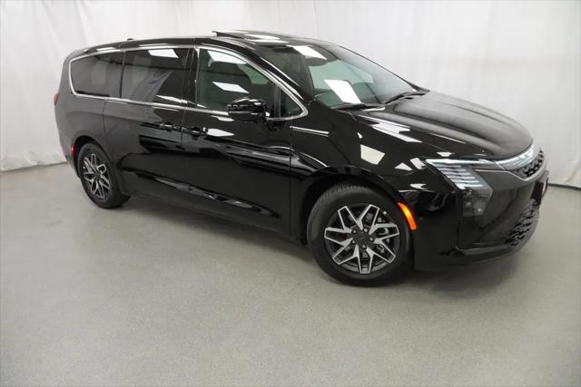 2027 Chrysler Pacifica Limited
