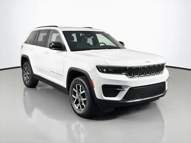 2027 Jeep Grand Cherokee Laredo X for sale in Schaumburg, IL