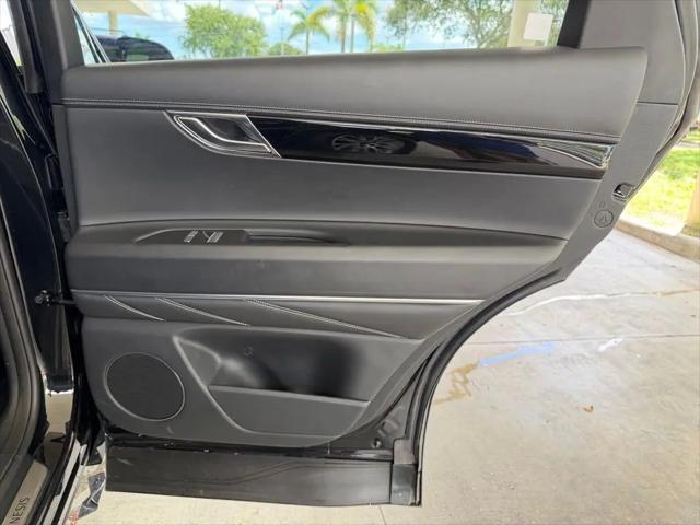 2025 Genesis GV80 2.5T Standard AWD