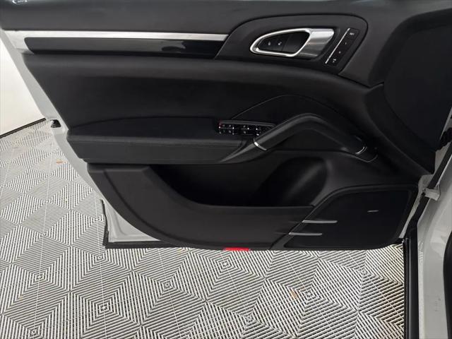 2014 Porsche Cayenne Platinum Edition