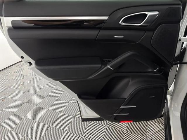 2014 Porsche Cayenne Platinum Edition