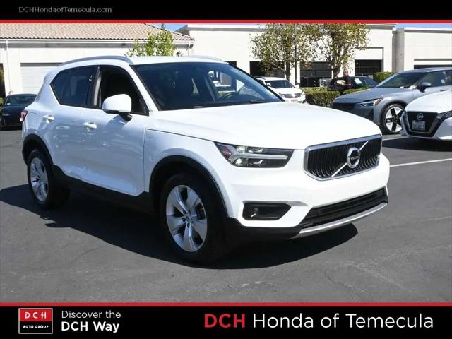 2021 Volvo XC40 T4 Momentum