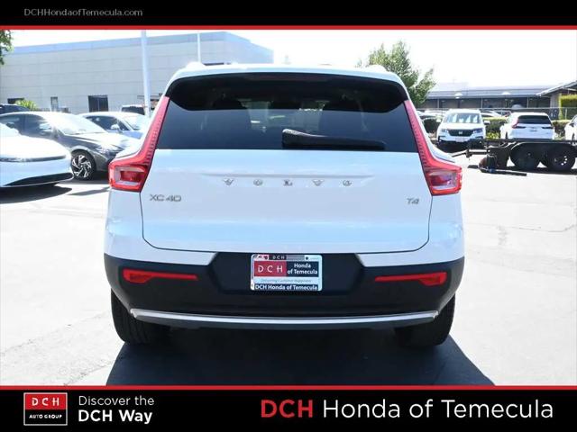 2021 Volvo XC40 T4 Momentum