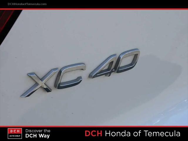 2021 Volvo XC40 T4 Momentum