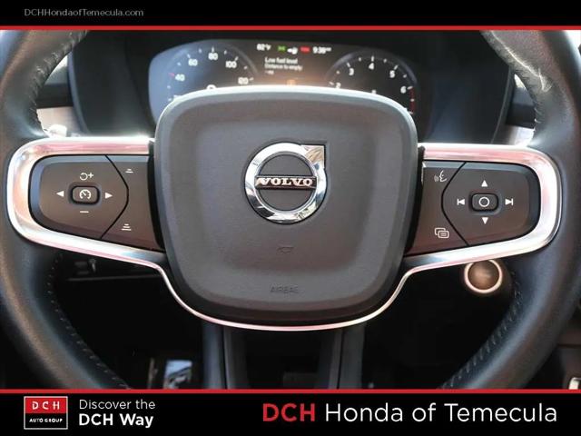 2021 Volvo XC40 T4 Momentum
