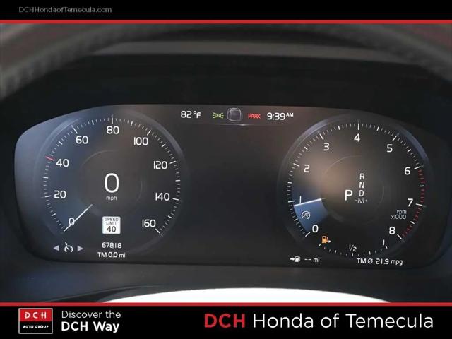 2021 Volvo XC40 T4 Momentum