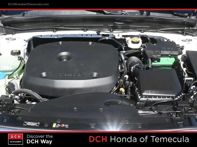 2021 Volvo XC40 T4 Momentum