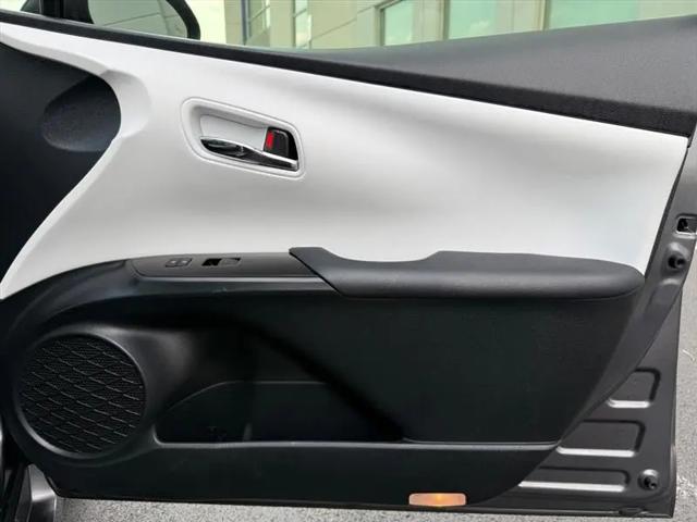 2021 Toyota Prius L Eco