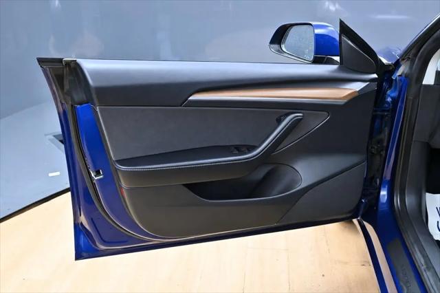 2022 Tesla Model 3 Rear-Wheel Drive