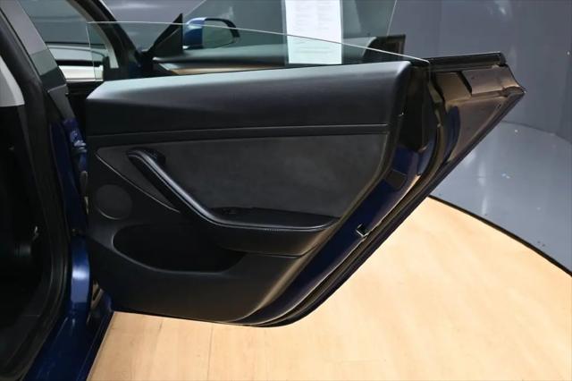 2022 Tesla Model 3 Rear-Wheel Drive