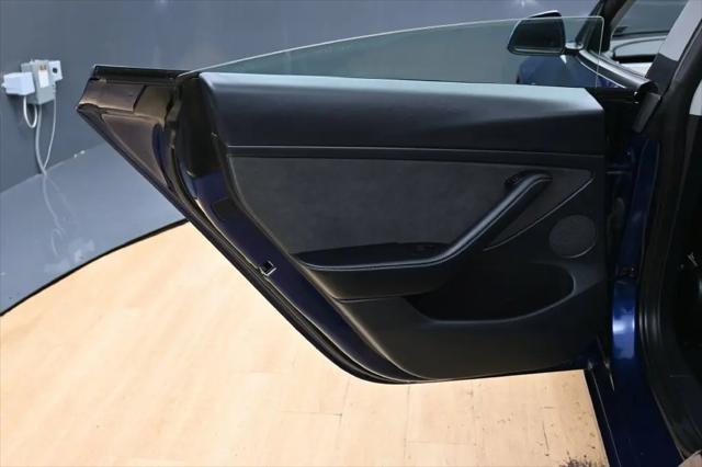 2022 Tesla Model 3 Rear-Wheel Drive