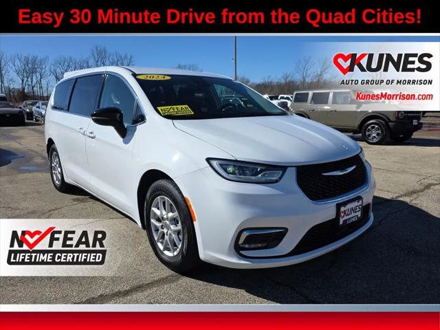 2024 Chrysler Pacifica Touring L for sale in Morrison, IL