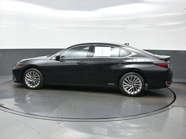 2022 Lexus ES 300h Luxury