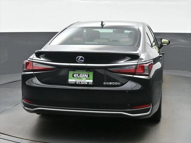 2022 Lexus ES 300h Luxury
