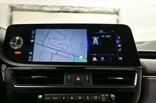 2022 Lexus ES 300h Luxury
