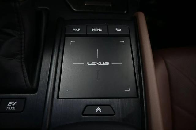2022 Lexus ES 300h Luxury