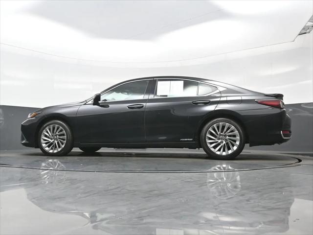 2022 Lexus ES 300h Luxury