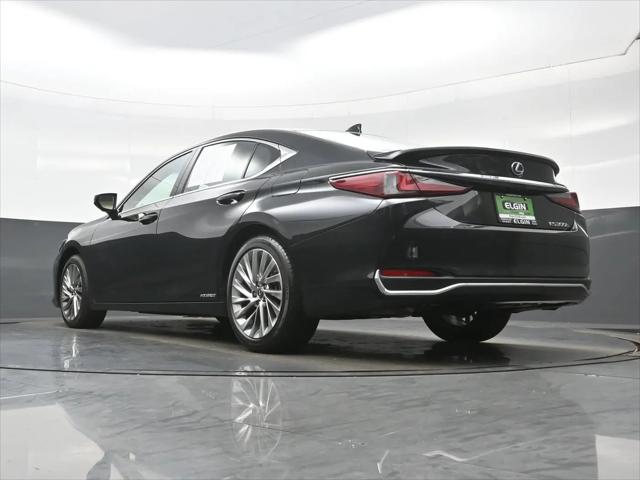 2022 Lexus ES 300h Luxury