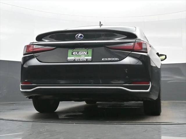 2022 Lexus ES 300h Luxury