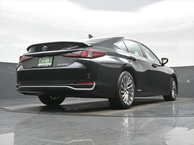 2022 Lexus ES 300h Luxury