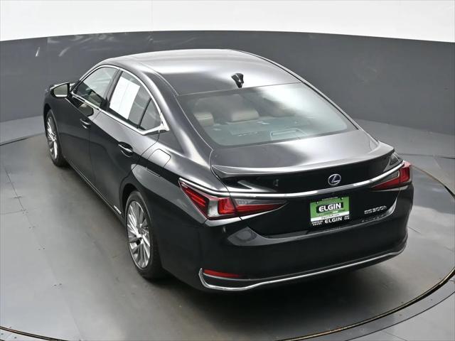 2022 Lexus ES 300h Luxury