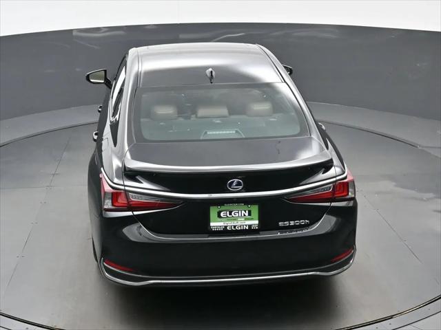 2022 Lexus ES 300h Luxury