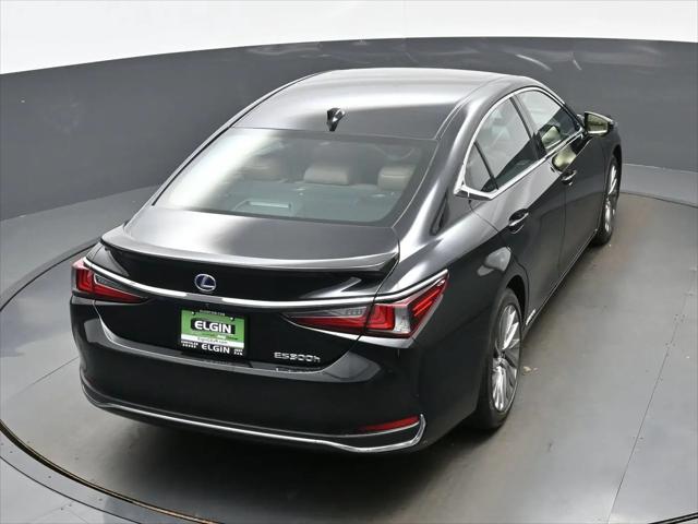 2022 Lexus ES 300h Luxury