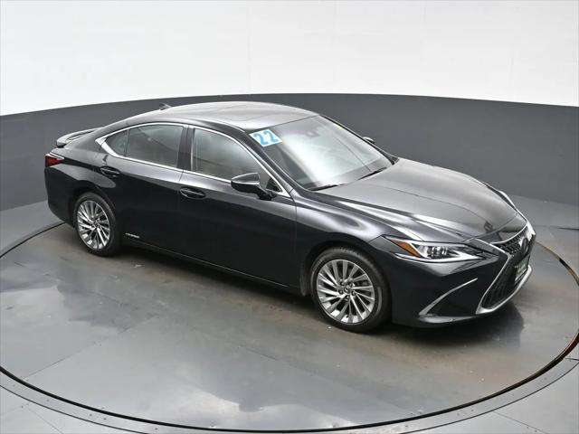 2022 Lexus ES 300h Luxury