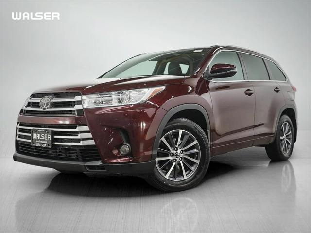 2017 Toyota Highlander XLE for sale in Burnsville, MN