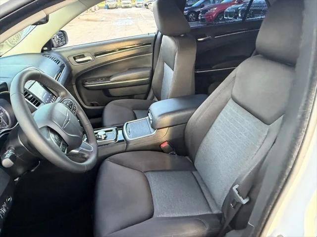 2023 Chrysler 300 Touring