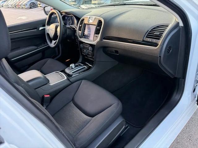 2023 Chrysler 300 Touring