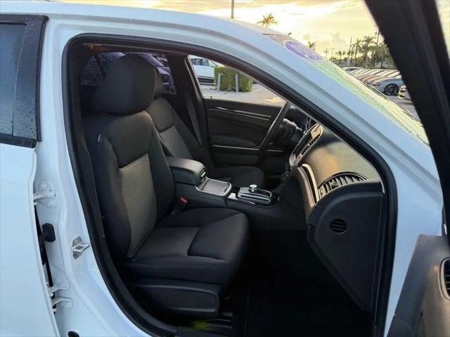 2023 Chrysler 300 Touring