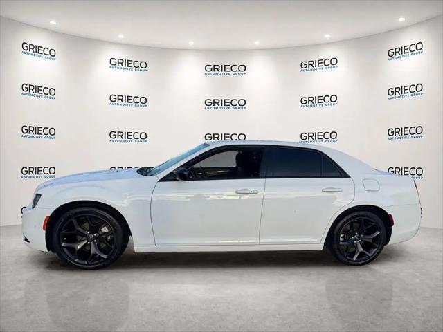 2023 Chrysler 300 Touring