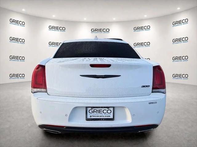 2023 Chrysler 300 Touring