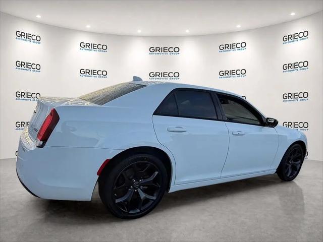 2023 Chrysler 300 Touring
