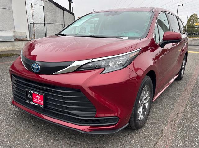 2024 Toyota Sienna LE for sale in Renton, WA