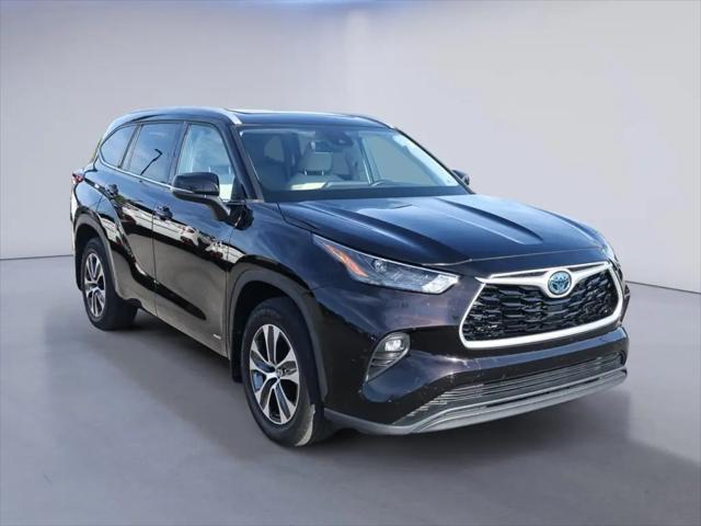 2022 Toyota Highlander Hybrid XLE for sale in Bloomington, IN