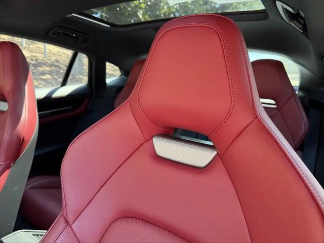 2024 Porsche Panamera 4